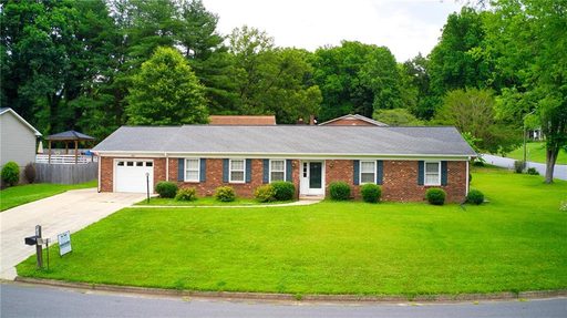 802 Foxwood Court sold home in British Woods, Lenoir, NC