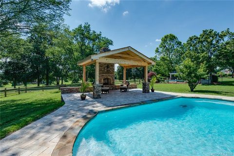 154 Broadbill Drive