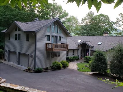 1104 Vista Way sold home in Linville Ridge, Linville, NC