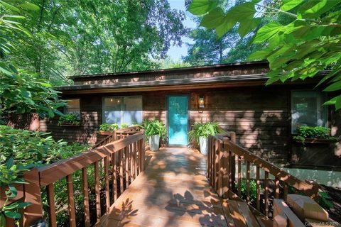 40 Cedar Trail sold home in The Woods, Asheville, NC