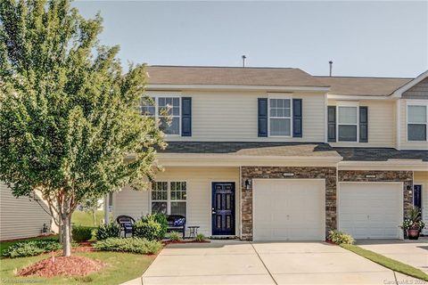 319 Sandy Spring Lane sold townhome in Harpers Mill, Lake Wylie, SC