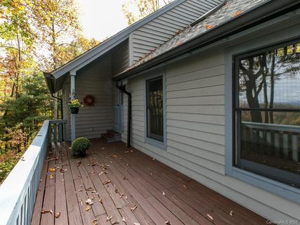 280 Rowland Drive sold home in Wildwood Heights, Laurel Park, NC