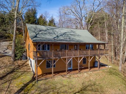 221 Pioneer Ridge Road sold home in The Glade, Canton, NC