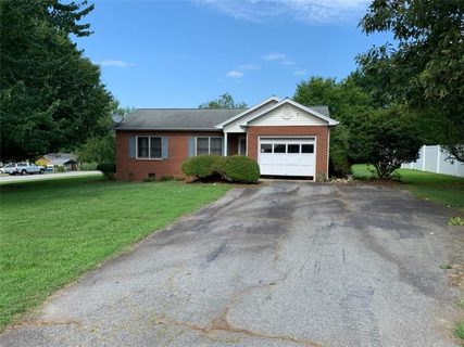5208 Canterbury Drive sold home in Canterbury Park, Conover, NC