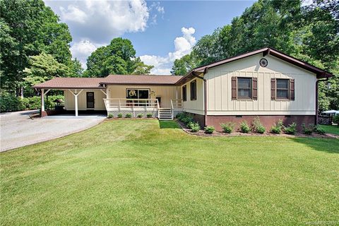 34 Timothy Lane sold home in Mountain Brook, Candler, NC