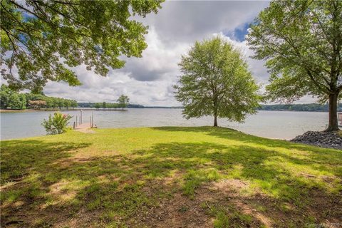 5280 Masons Ferry Road sold home in Masons Crossing, Clover, SC