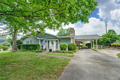 2324 Pinehaven Drive sold home in Pinehaven, Gastonia, NC