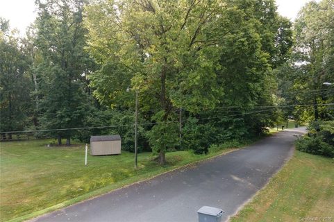1708 Ravenswood Road