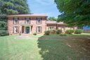 8816 Glencroft Road sold home in Mint Hill, SC