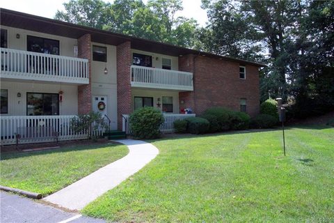 103 Oakwood Place 4 sold condo in Brookside Manor, Hendersonville, NC