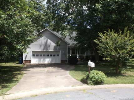 8221 Laurel Oak Court