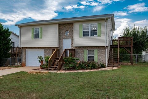 23 Redwood Court