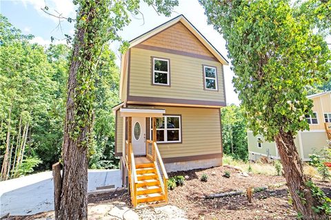 16 Crestwood Lane sold home in Woodside Hills, Candler, NC