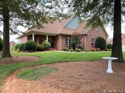 118 Winding Brook Way