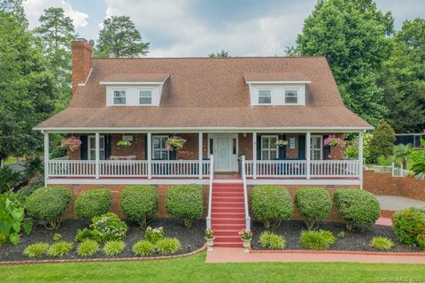 4935 Moonlite Bay Drive