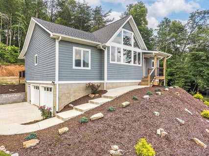 37 Creek Run Road sold home in Forest Creek, Candler, NC