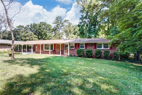 7611 Rolling Hill Road sold home in Lake Forest, Charlotte, NC