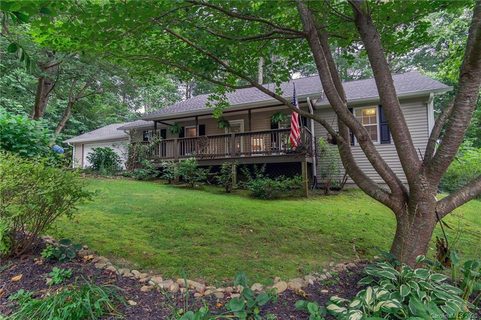 102 Lone Eagle Lane