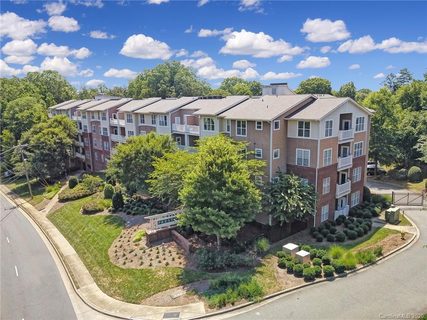 1000 E Woodlawn Road 111