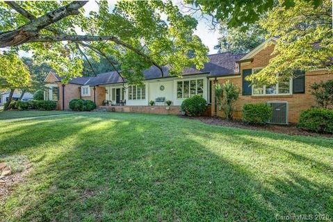 2637 Armstrong Circle