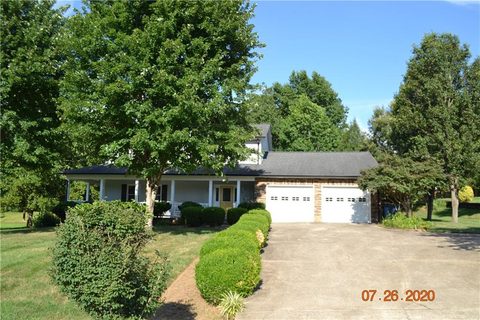 1160 Creekside Drive sold home in Oak Creek, Conover, NC
