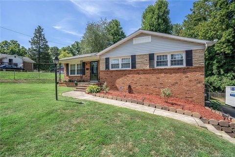 1838 Northcliff Drive sold home in Northwood Estates, Charlotte, NC