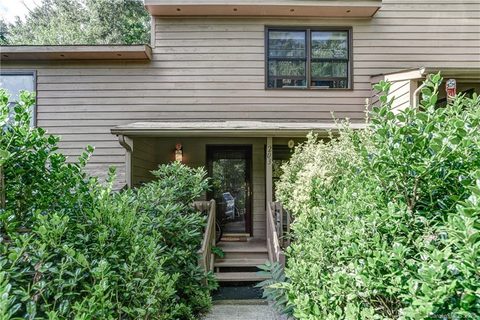 203 Buck Cove Terrace sold townhome in Buck Cove Townhouses, Asheville, NC