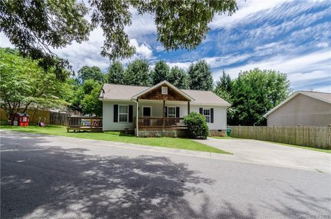 134 W Newberry Drive