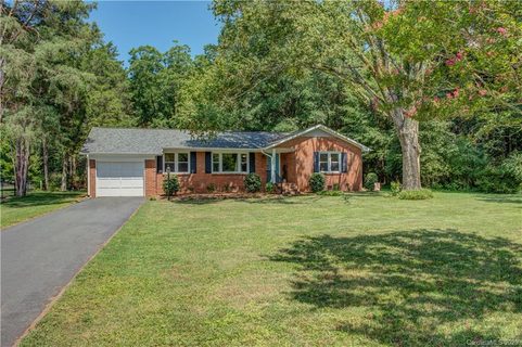 2512 Springs Drive sold home in Arboretum Crossing, Charlotte, NC