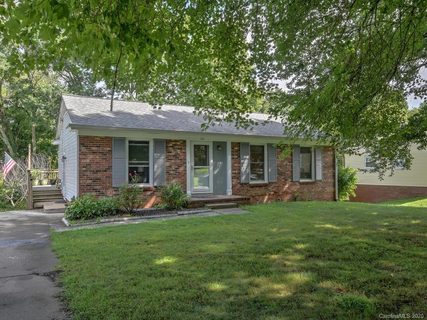 60 Skyview Terrace sold home in Knollwood, Asheville, NC