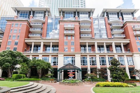 435 S Tryon Street 605