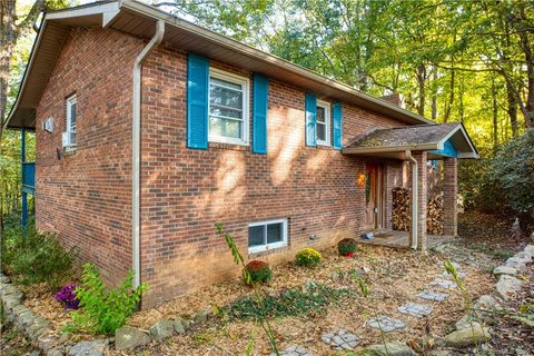 33 Milburn Lane sold home in Serendipity, Hendersonville, NC