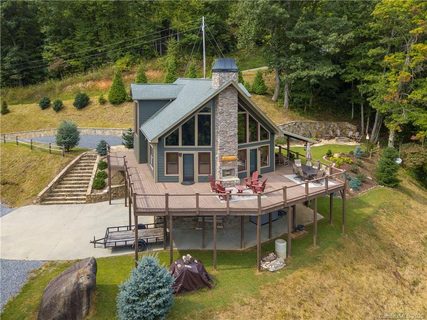 1090 Grandeur Heights sold home in Ferguson Mountain, Clyde, NC