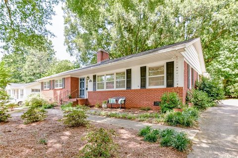 Previously sold for $426,400