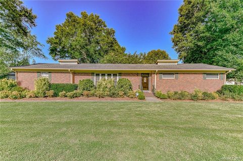 8729 Hood Road