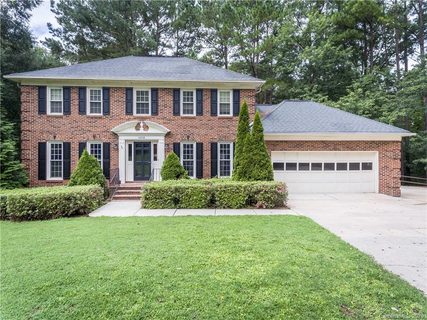 10316 Betsy Ross Court sold home in Williamsburg Raintree, Charlotte, NC