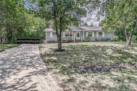 8221 Inverary Place