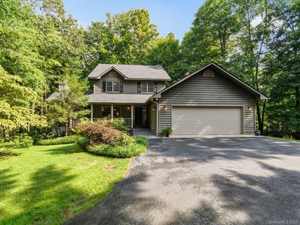 2 Holt Circle