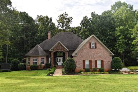 7608 Deer Track Drive sold home in Forest Oaks, Denver, NC
