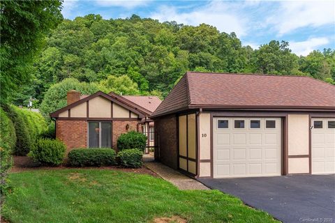 10 Bradford Circle sold townhome in 10 Country Club, Waynesville, NC