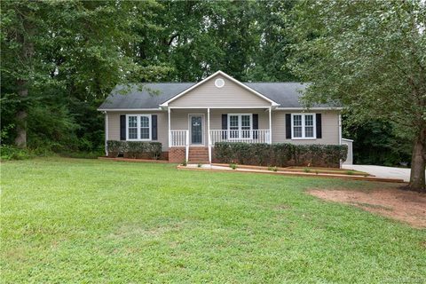 1447 Dove Landing Road sold home in Gray Dove Landing, York, SC
