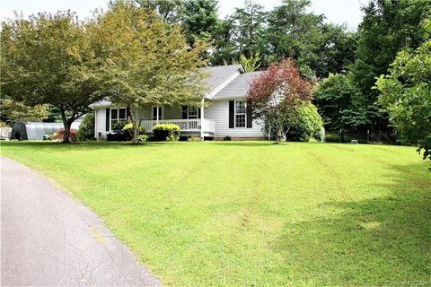 103 Snitzy Drive sold home in Tennille Dawn Estates, Weaverville, NC