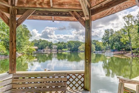 Previously sold for $833,000