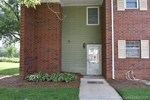 1300 Larchmont Place 601