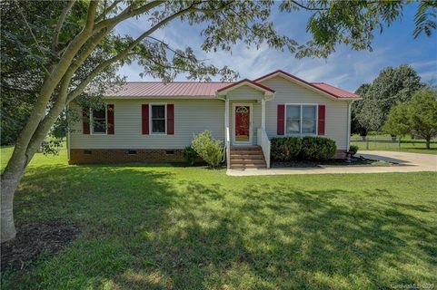 409 Canary Lane sold home in Whipoorwill Estates, York, SC