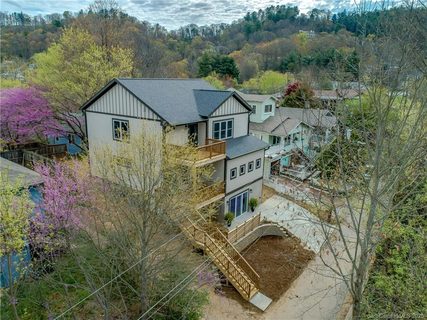 32 Huntington Street sold property in Hazzard Heights, Asheville, NC