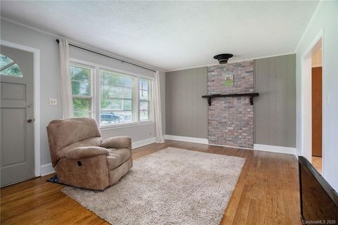 2106 Country Court