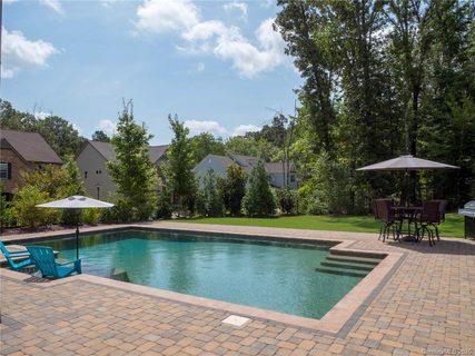 348 Somerled Way