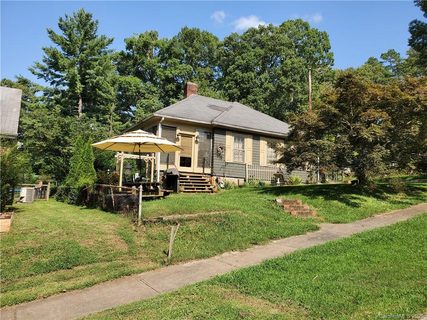 12 Enka Oak Street