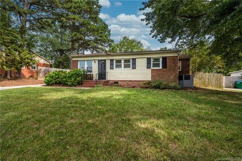 111 Kenmore Drive sold home in Ridgecrest, Pineville, NC